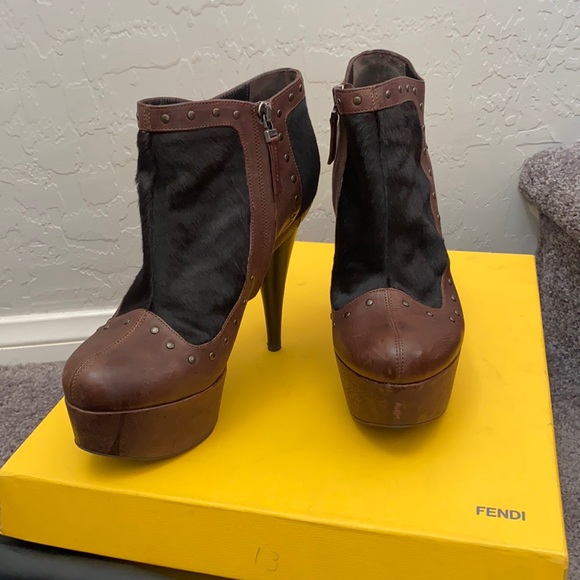 FENDI Booties. SIZE EU 38 - Picture 5 of 9